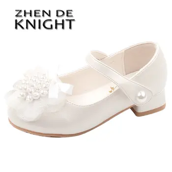 Кожени обувки за момичета 2023 Пролет Нова мода Перли Лък Детски високи токчета Бели момичета принцеса обувки