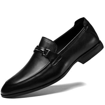Мъжки мокасини Висококачествени плоски еднолични обувки от естествена кожа Бизнес офис рокля обувки удобни масажни подметки Ежедневни обувки